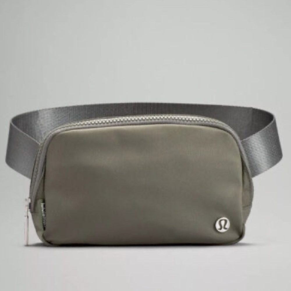 Lululemon everywhere belt bag